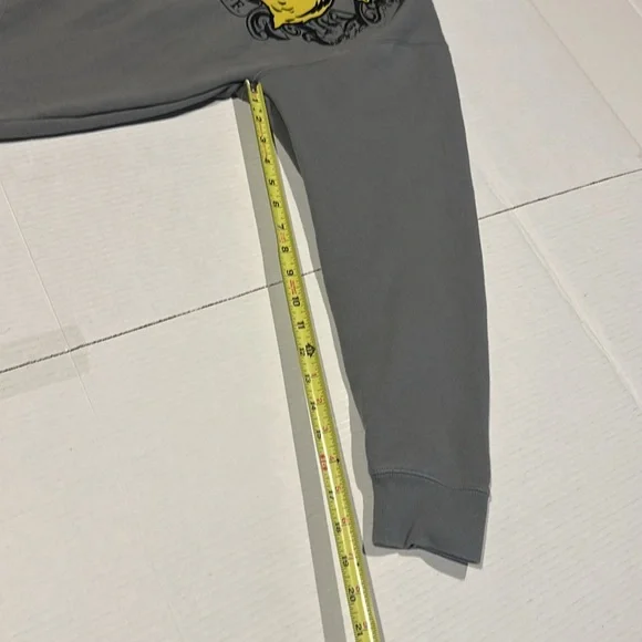 Universal Studios Harry Potter Gray Yellow black Hufflepuff Hoodie zipper packet - Picture 4 of 12